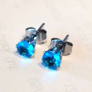 Exquisite auqua blue stud earrings 2 caratc round cut